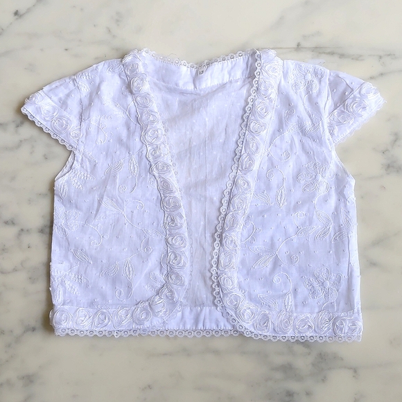 NWOT. Short Sleeve Cropped Openfront Top w/embroidery, lace and 3D flowers trim. - Picture 3 of 4